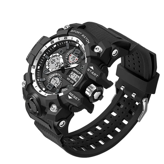Reloj de aire táctico con esfera en blanco y negro y correa de silicona, un complemento versátil para cualquier equipamiento de airsoft.