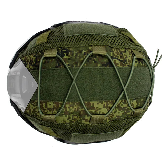 Equipamiento militar moderno para airsoft, este casco con camuflaje digital-verde ofrece una estética contemporánea y protección táctica para el jugador avanzado.