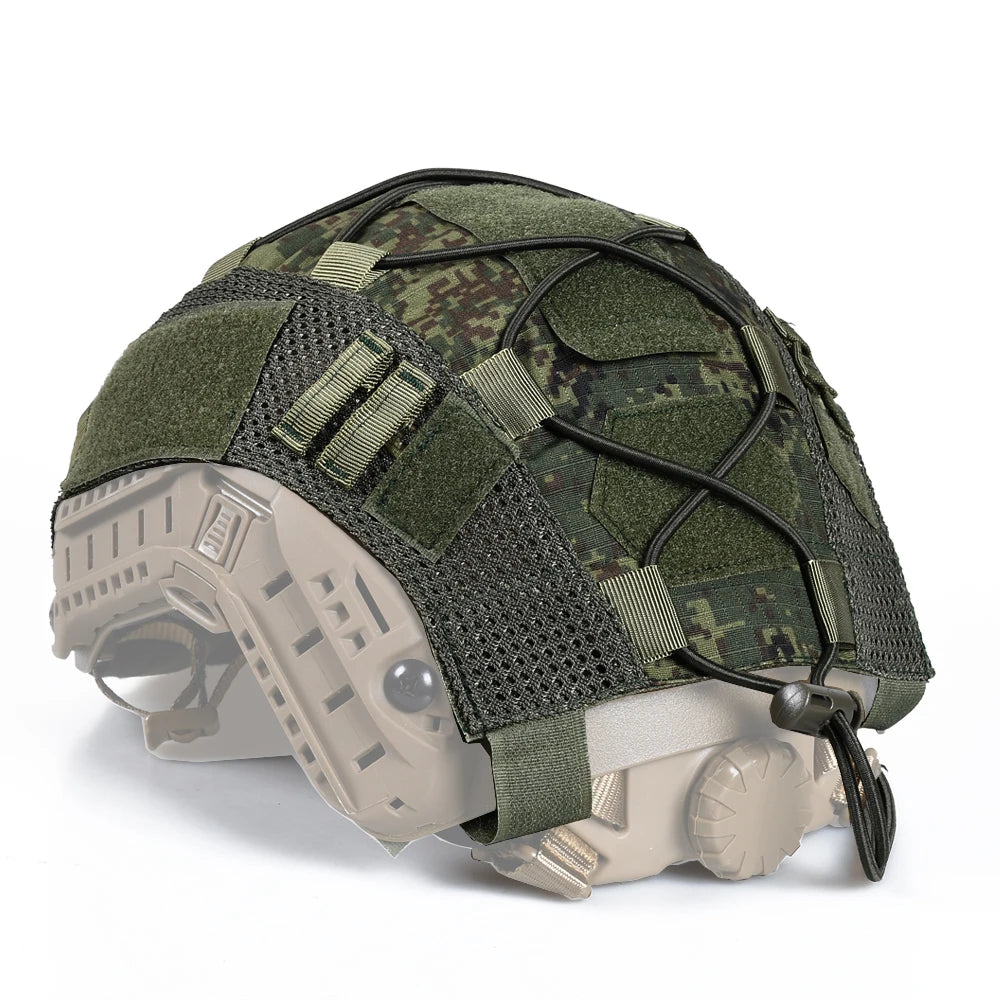 Maximiza tu visibilidad con este casco de airsoft, mostrando una visión completa en camuflaje digital-verde, con múltiples puntos de ajuste para un equipamiento personalizado.