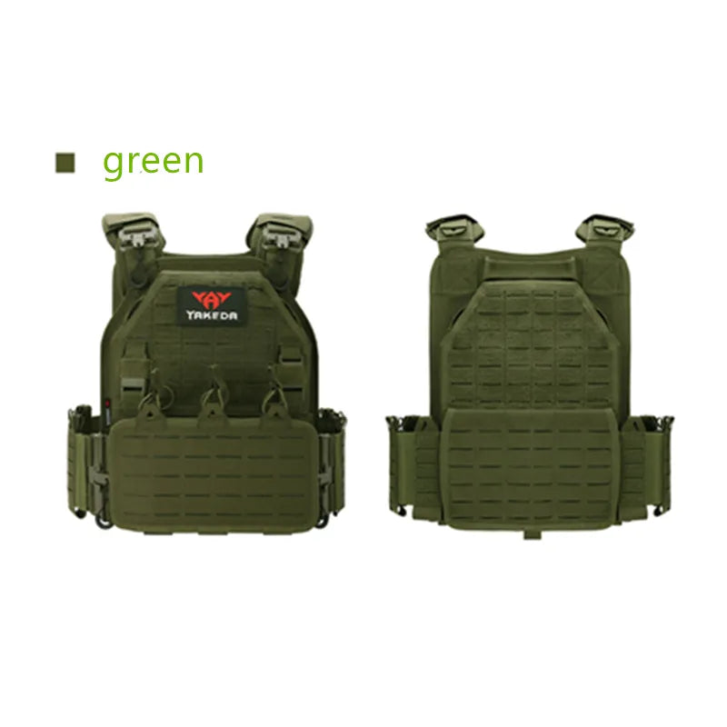 Chaleco táctico YAKEDA en verde, diseñado para airsoft, con sistema de ajuste personalizable y panel frontal para identificación y accesorios.