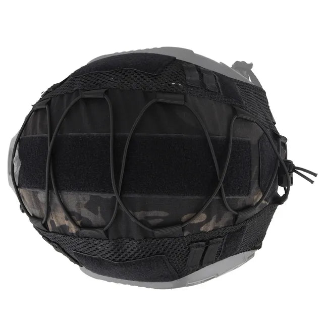 Este casco de airsoft en color negro sólido es ideal para operaciones tácticas nocturnas, con un diseño que prioriza la protección y el equipamiento militar estratégico.