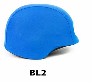 Funda de casco de airsoft BL2 en un vibrante tono azul, perfecta para juegos de equipo o entrenamientos donde se requiere una identificación rápida y clara.