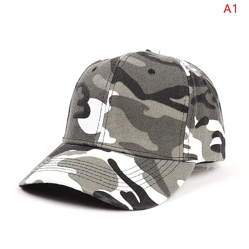 Gorra de airsoft con camuflaje urbano en tonos grises, para una integración táctica en escenarios de combate en ciudad o entornos industriales
