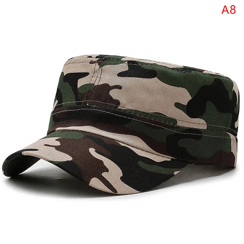 Equipamiento militar airsoft con gorra de camuflaje tradicional de bosque, esencial para el camuflaje en variedad de terrenos forestales