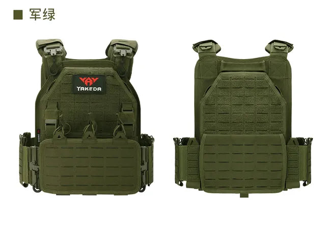 Chaleco táctico de airsoft en verde militar con sistema modular MOLLE para personalización de carga y marca YAKEDA visible, perfecto para maniobras tácticas.