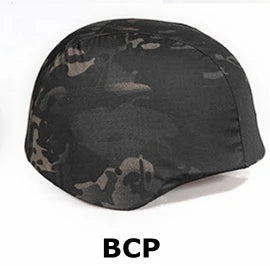 Funda de casco de airsoft en camuflaje táctico BCP negro, ideal para operaciones nocturnas y entornos urbanos, compatible con equipos militares estándar.