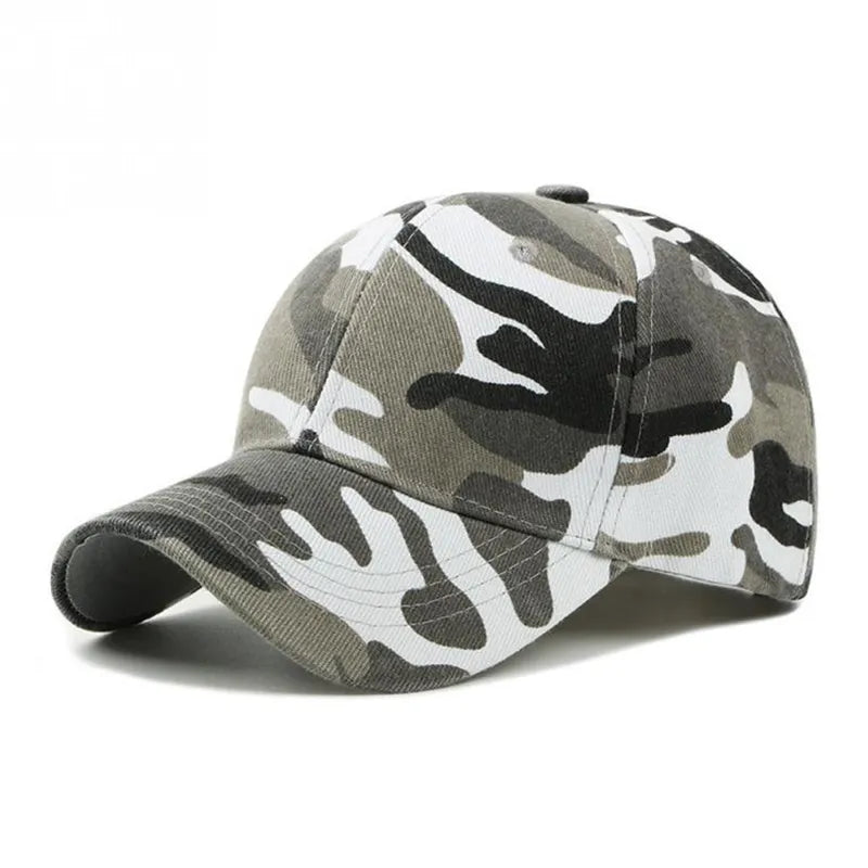 Gorra militar de camuflaje urbano en grises, perfecta para la indumentaria de airsoft, con patrón de camuflaje efectivo en entornos urbanos.