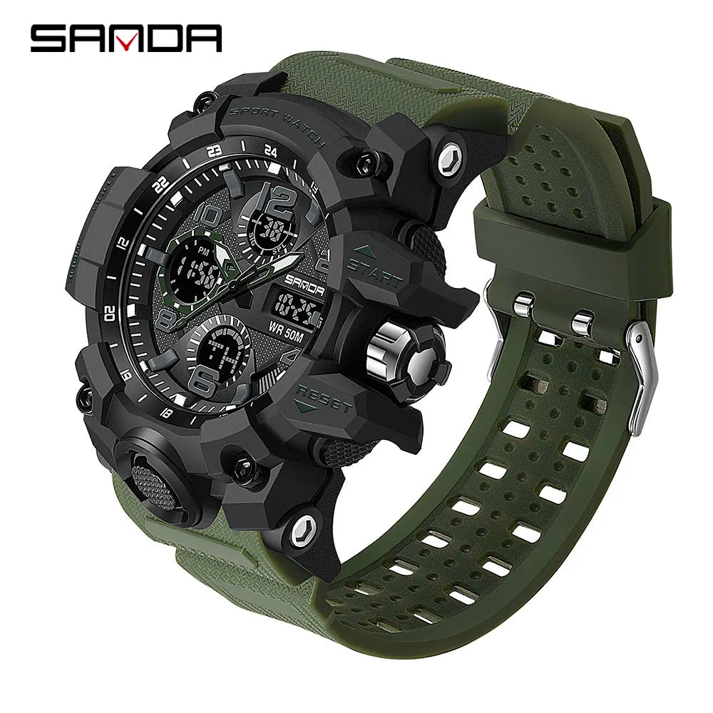 Reloj de pulsera en verde oscuro con diseño táctico, ideal para entusiastas del airsoft y del equipamiento militar resistente.