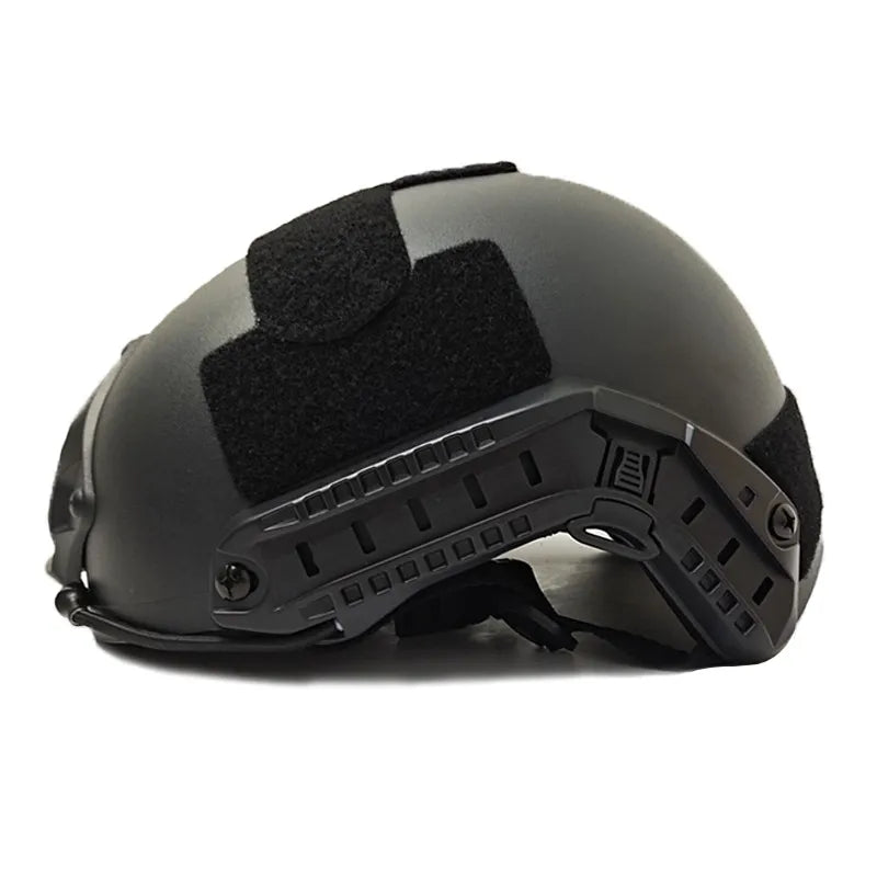 Casco de airsoft H50 ergonómico en negro carbón, con diseño que prioriza la comodidad sin sacrificar el estilo táctico militar.